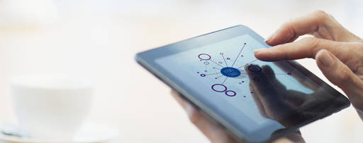 Hand tablet KPMG Clara