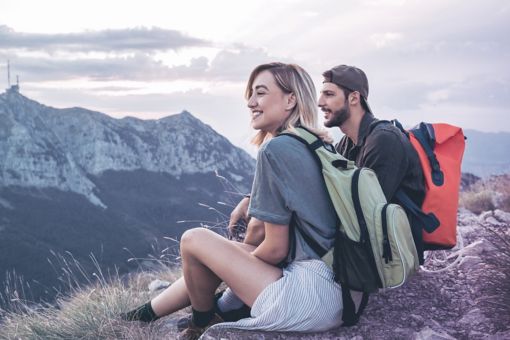 personas en montaña 