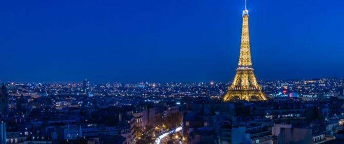 imagem de Paris a noite