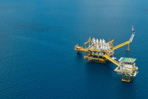 Energy investments in an uncertain world