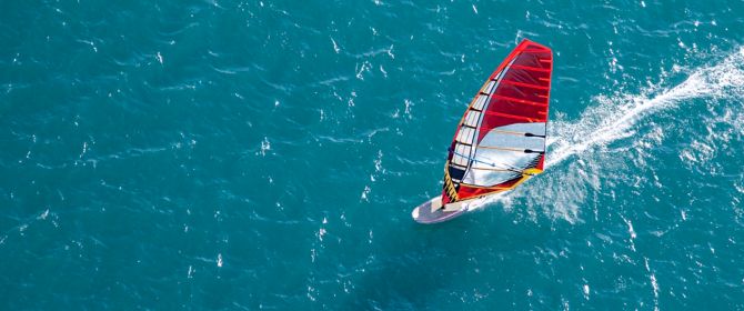 KPMG IFRS Newsletter: Financial Instruments publication image: high angle windsurfer