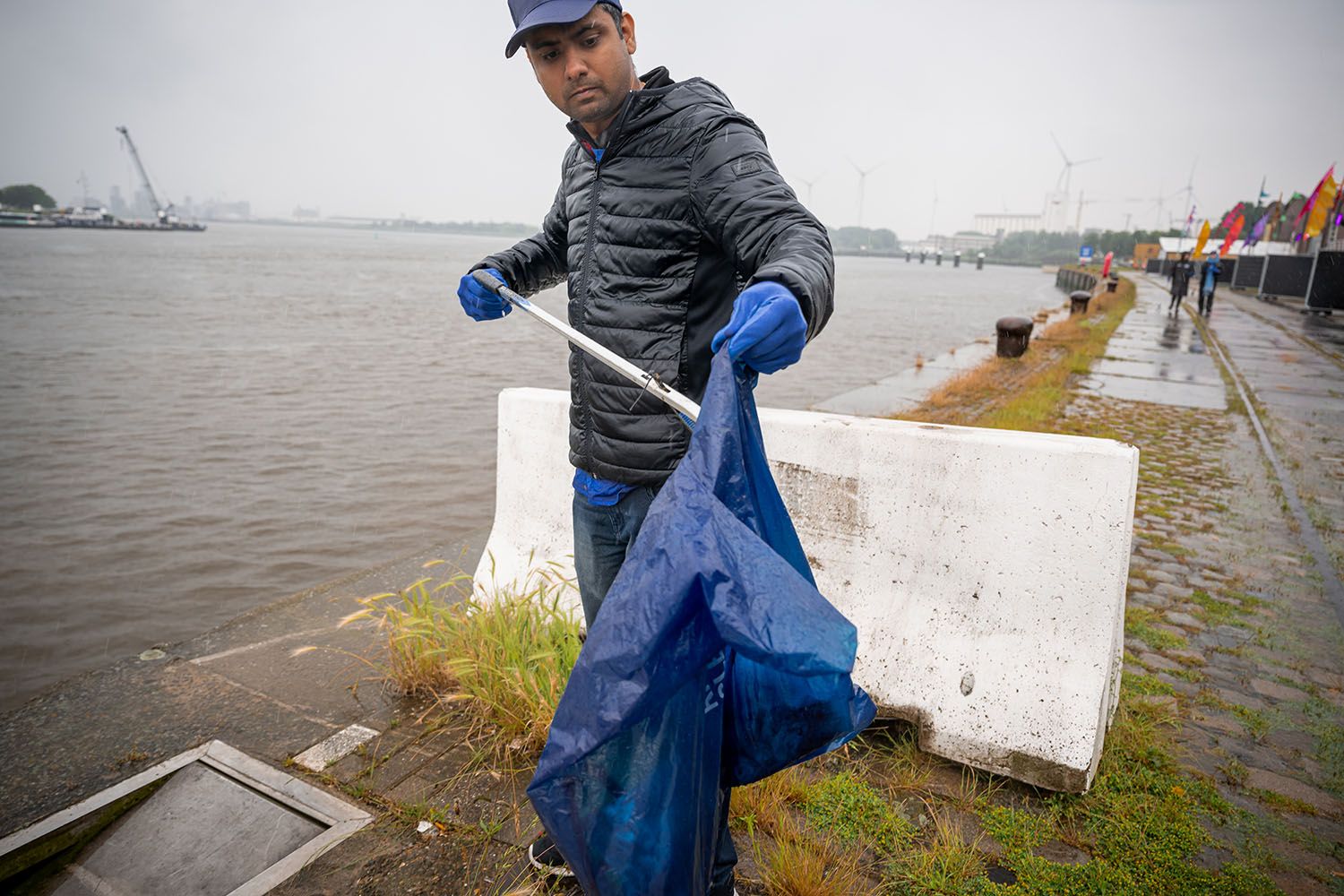 River Clean up photo 12