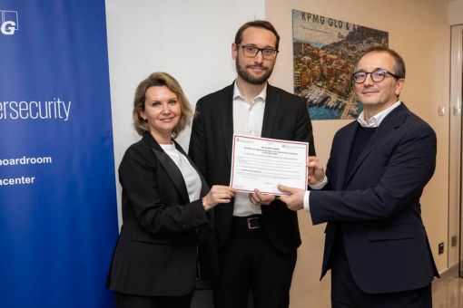 Lundi 6 janvier, Frédéric FAUTRIER, Directeur de l’Agence Monégasque de Sécurité Numérique, a remis le diplôme de qualification de Prestataire d’Audit de la Sécurité des Systèmes d’Information (PASSI) à Sabina DEBUSSY, Associé – Conseil KPMG Monaco, et à Clément MAILLIOUX, Directeur - Conseil informatique en Cyber sécurité et protection des données personnelles KPMG Monaco.