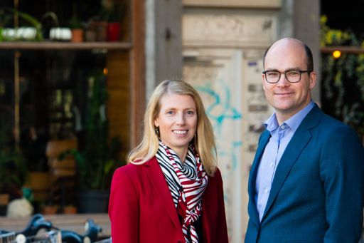 㣨Leyu`s flexible reward expert Olivier Vanneste with HR strategy expert Tania Pittoors