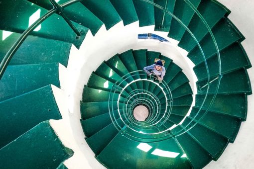 Lighthouse as a symbol of the strategic orientation in AI