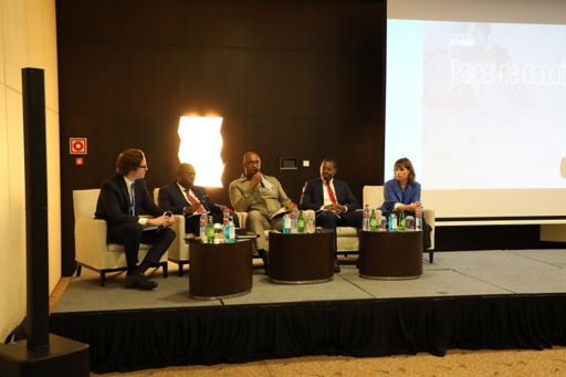 Discussion panel with Gustavo Amaral, Dr. Bráulio de Brito, Dr. Carlos Paiva, Dr. Pedro Marques and Inês Pereira