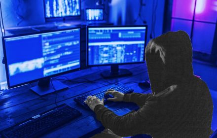 Hacker vor Bildschirmen