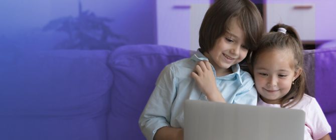 children-with-laptop