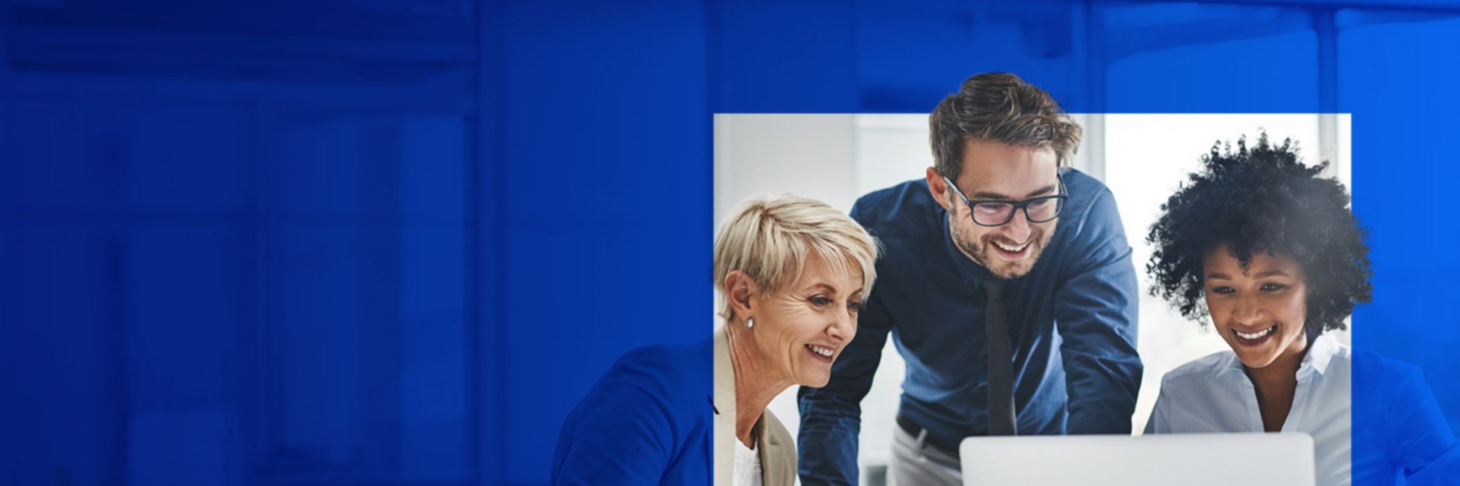 Frau und Mann im Büro