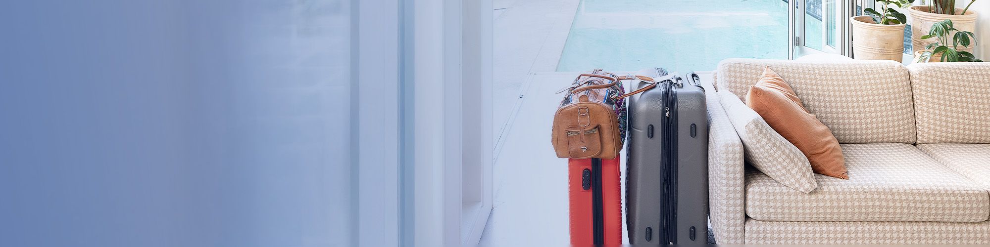 Ferienwohnung Couch Koffer