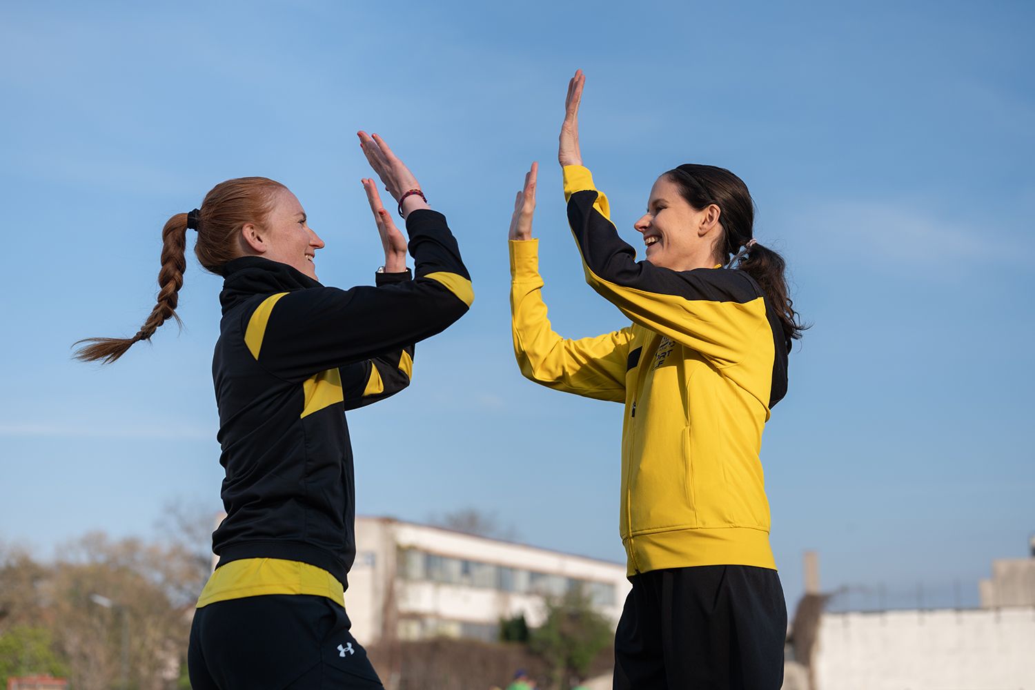 Fußball - Anna & Barbara