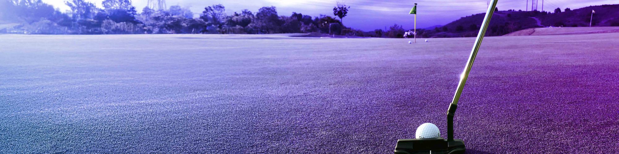 púttkylfa og golfbolti