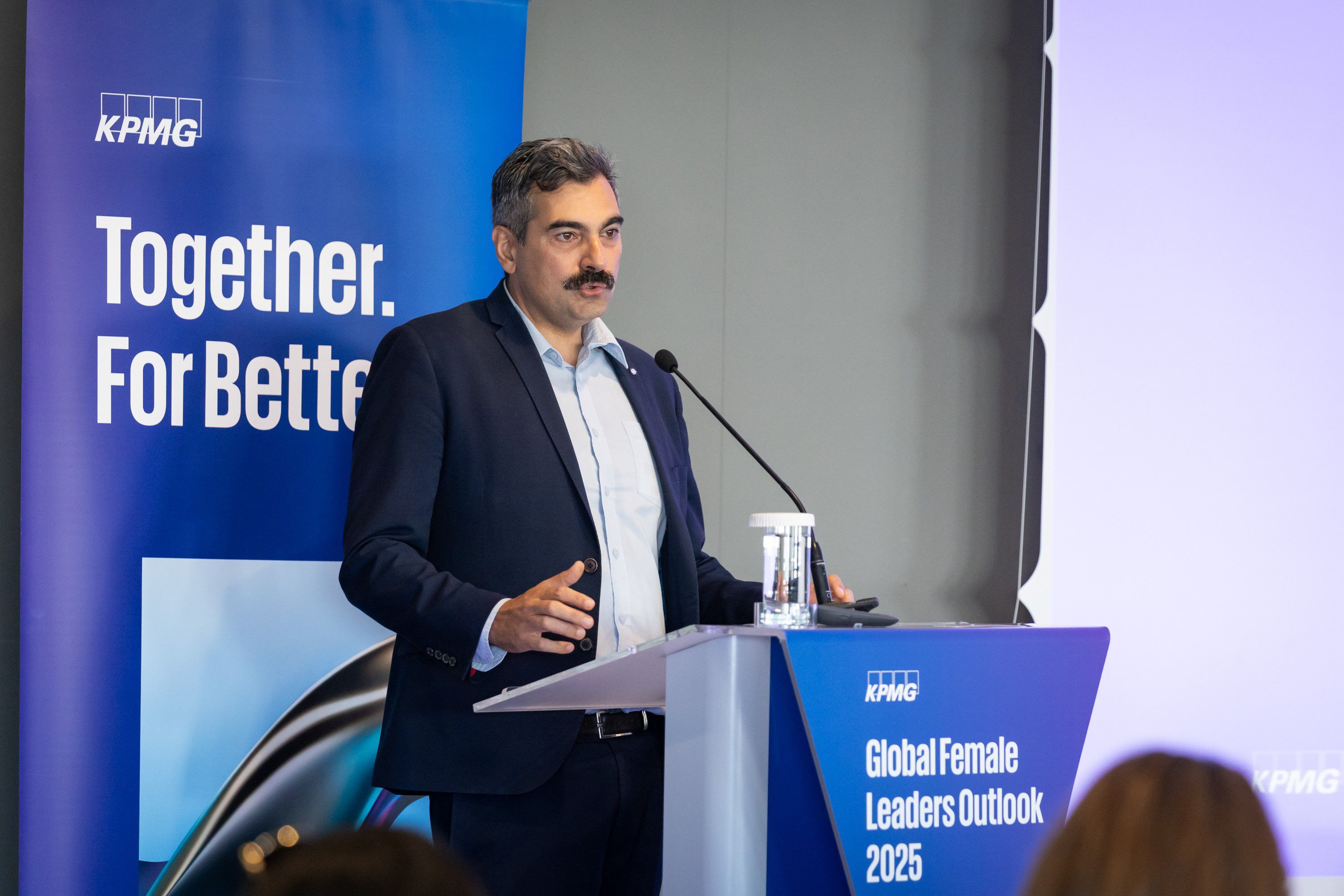 Alcibiades Siaravas at Global Female Leaders Outlook 2025 event