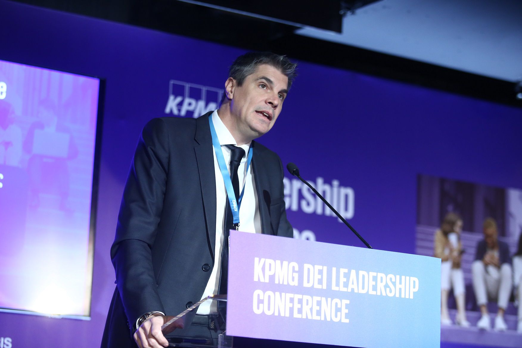 Alexandros Aggelopoulos speaking at KPMG DEI Conference