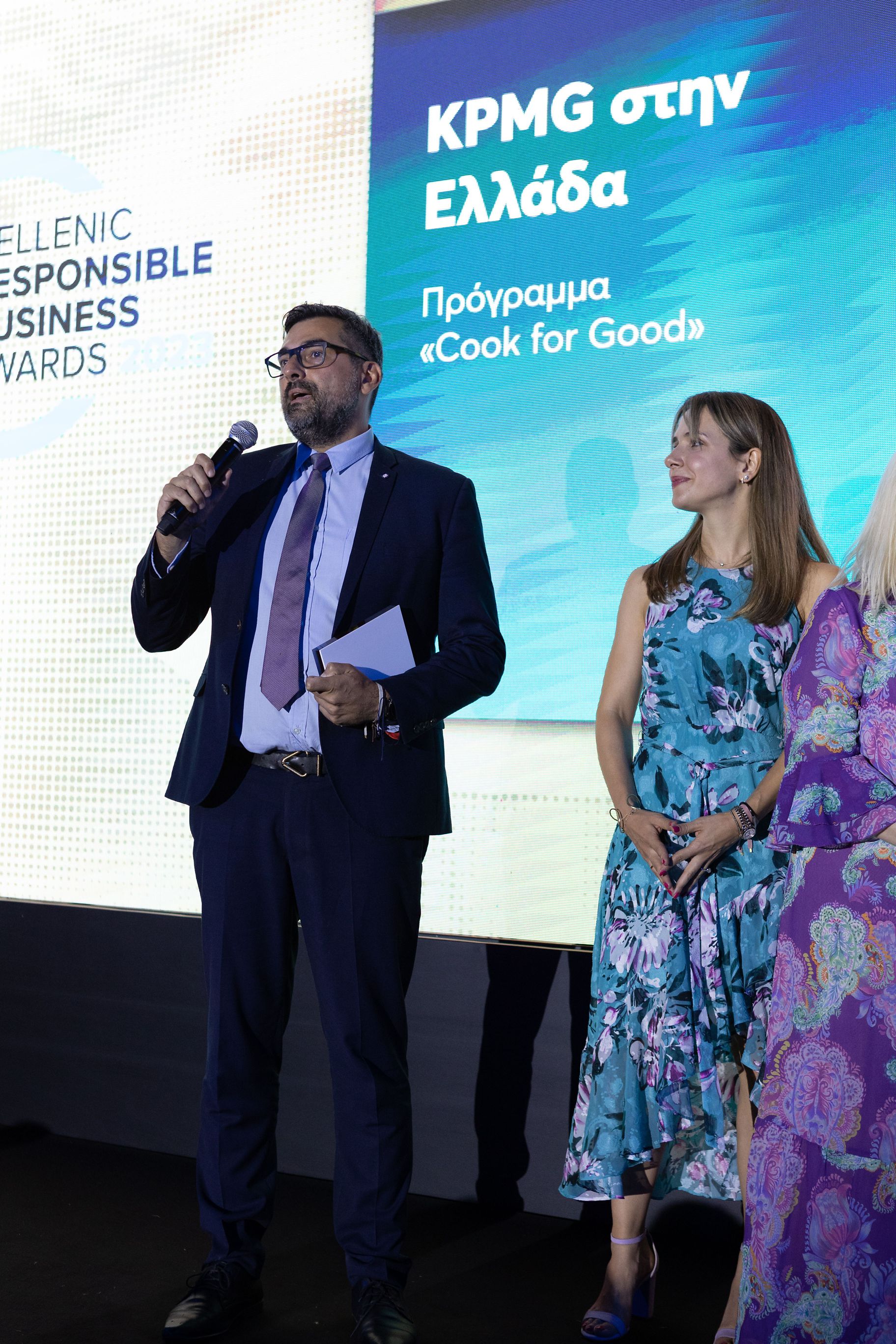 alcibiades siaravas and danai kalamatianou at hellenic responsible business awards 2023