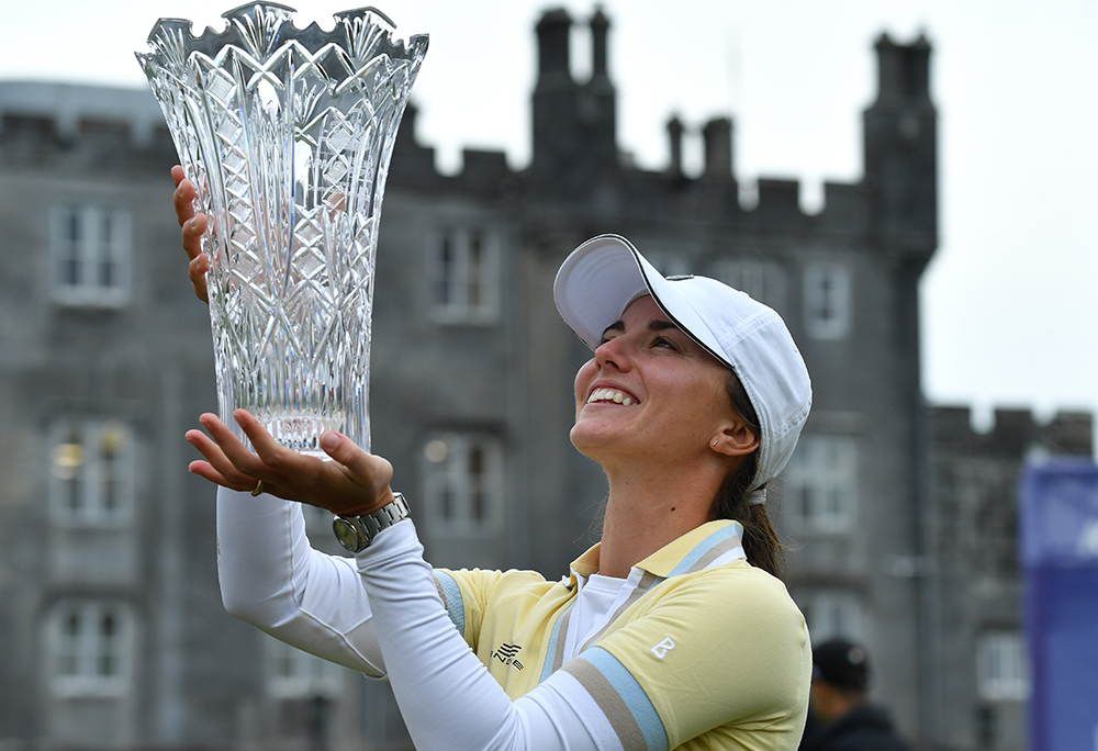 2022 KPMG Women’s Irish Open Champion Klara Spilkova with the Champion's trophy