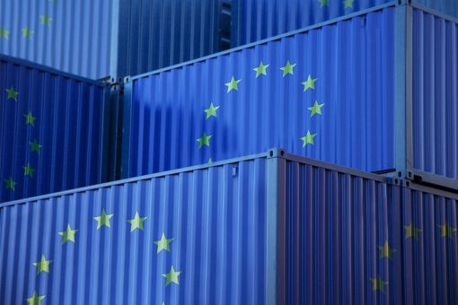 Containers mit Eurflagge