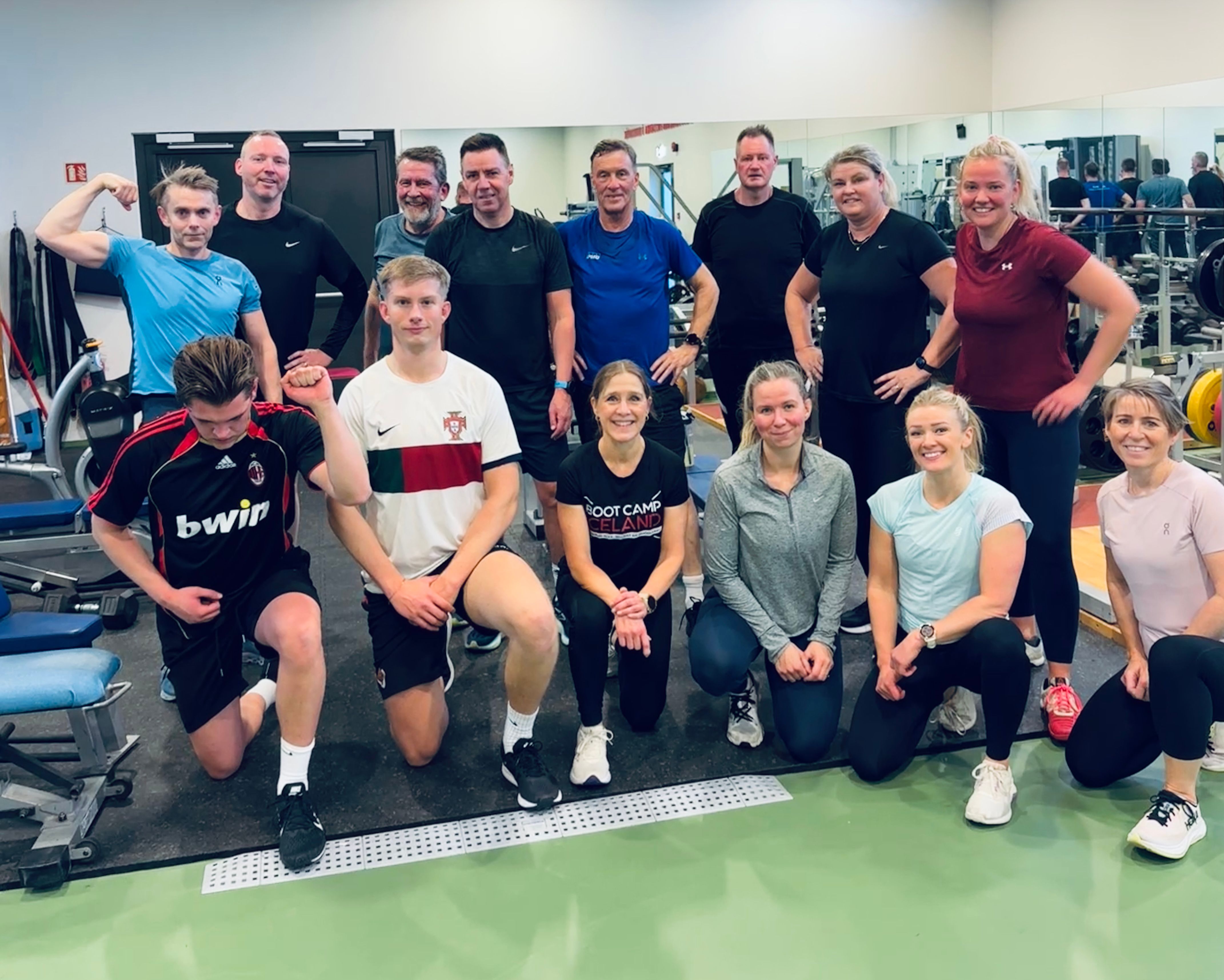 Starfsfólk KPMG í hóp á æfingu