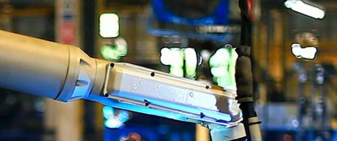 Roboterarm und Laser