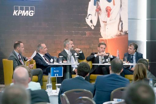 Στιγμιότυπο από το panel με τον συντονιστή Νίκο Δημάκο και συζητητές τους κκ. Πουλίδα, Μυτιληναίο, Μιχαλόπουλο και Λιαπάκη.