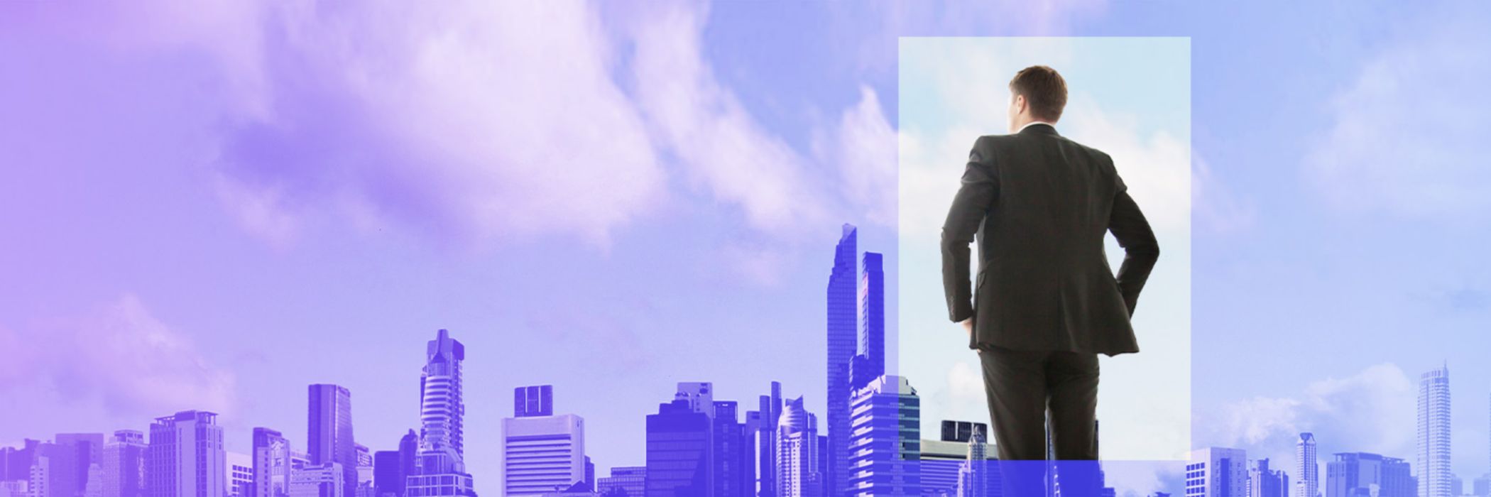 Gesamtbanksteuerung Mann in Anzug blickt auf Skyline