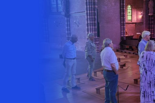 people in church uitje