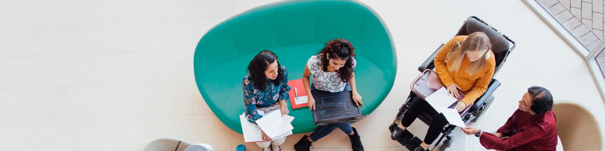 Wonkhe - people-sitting-and-discussing