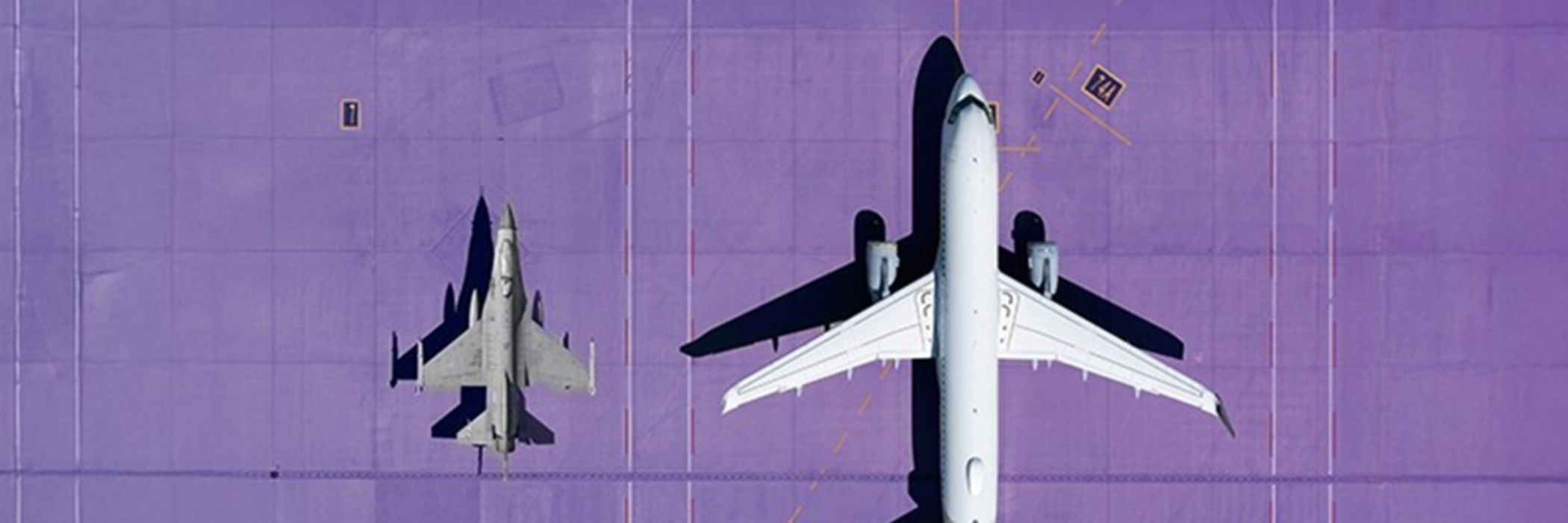 Samoloty na płycie lotniskowej