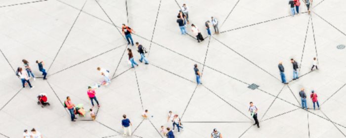 Öffentlicher Sektor - Menschen auf netzartigem Grund