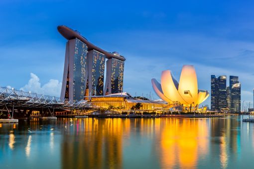 singapore skyline dusk