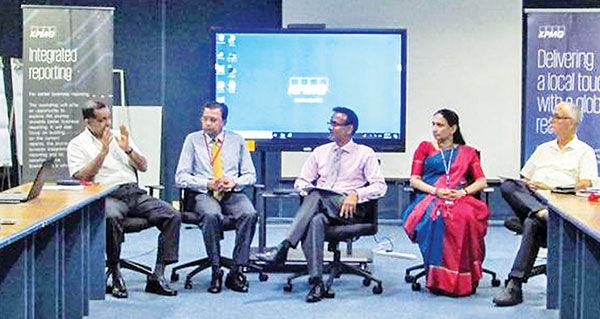 The panelists (left to right): D. Soosaipillai (Non-Executive Director HNB and Commercial Credit), Sanath Fernando (Partner – Ernst & Young), Suren Rajakarier (Partner - KPMG), Ranjani Joseph (Partner KPMG) andMr. Richard Ebell (Non-Executive Director – Cargills Bank)