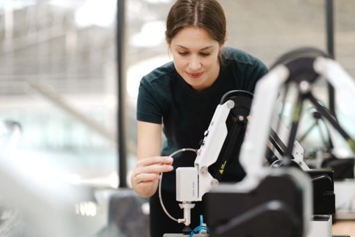 Woman working in lab