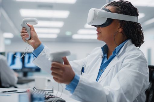 women-using-vr-headset-in-lab