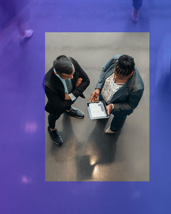 Gesprächssituation aus der Luft