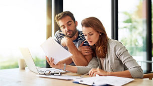 Intern learning Transfer Pricing from a more experience tax consultancy colleague