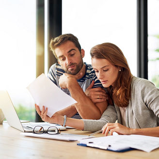 Intern learning Transfer Pricing from a more experience tax consultancy colleague