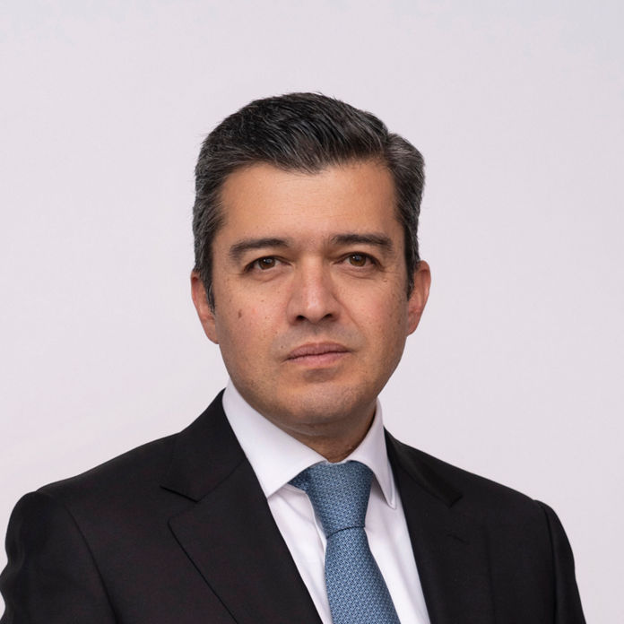 Víctor Esquivel, Socio Director General de la Firma hasta el 30 de septiembre de 2026.