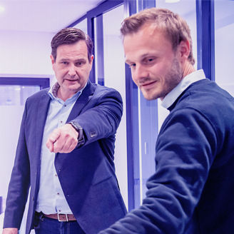 twee business mannen