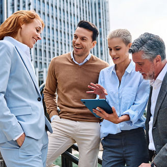 People talking together about data