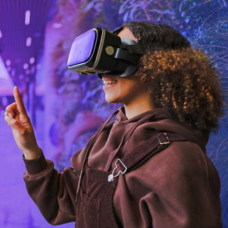 Women with VR glasses