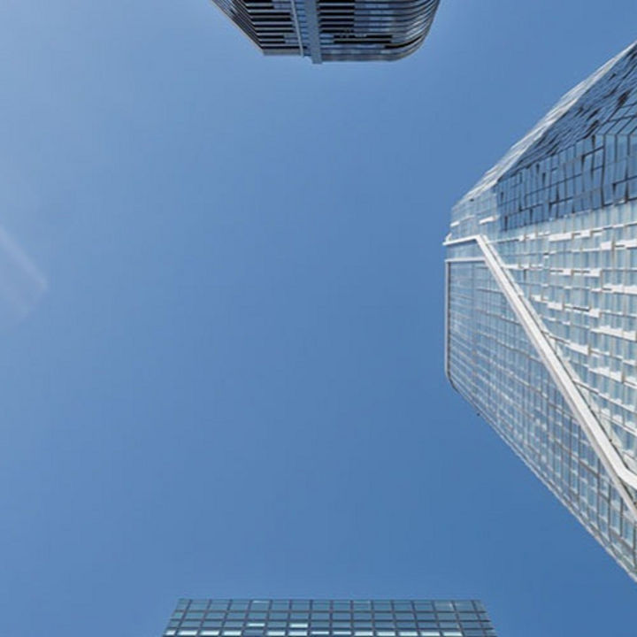 Bankgebäude aus Glas