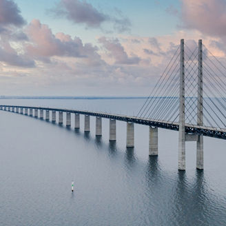 Ponte sobre água