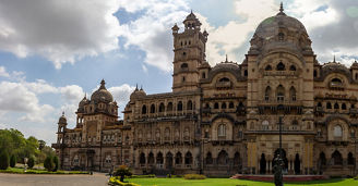 Building public-private synergies for heritage conservation