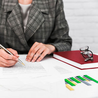 business-woman-working-office-desktop