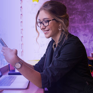 Businesswoman working in a cafe