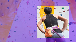 Klimmer kijkt naar het plafond.