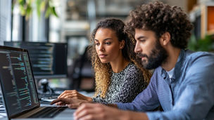 colleagues-discussing