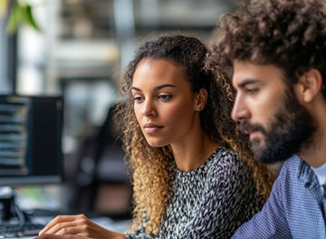 colleagues-discussing