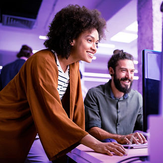 Collega's lachen samen