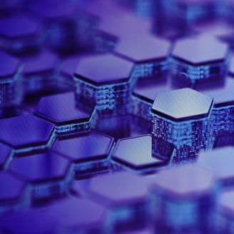 Eine abstrakte Darstellung von miteinander verbundenen, leuchtenden Hexagonen, die eine digitale oder technologische Struktur bilden.